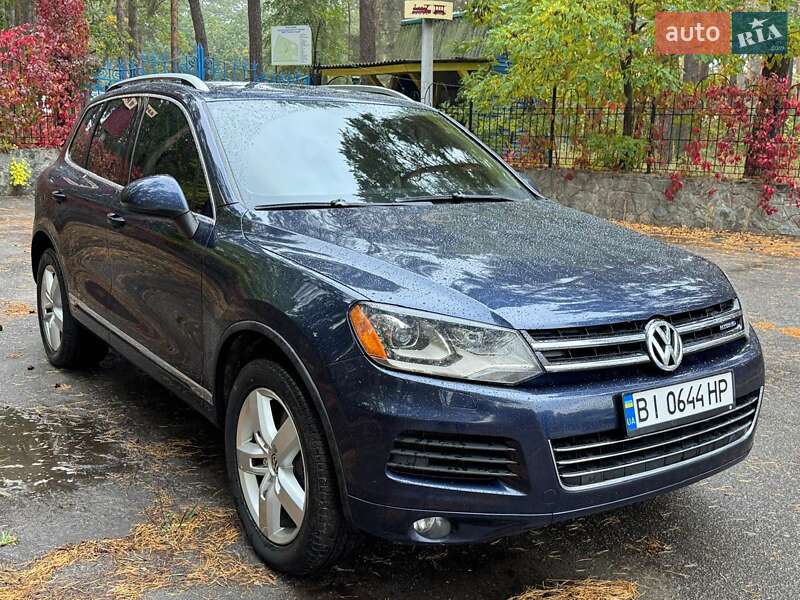 Позашляховик / Кросовер Volkswagen Touareg 2013 в Полтаві