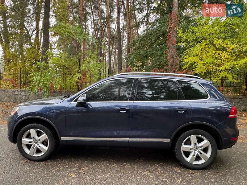 Позашляховик / Кросовер Volkswagen Touareg 2013 в Полтаві