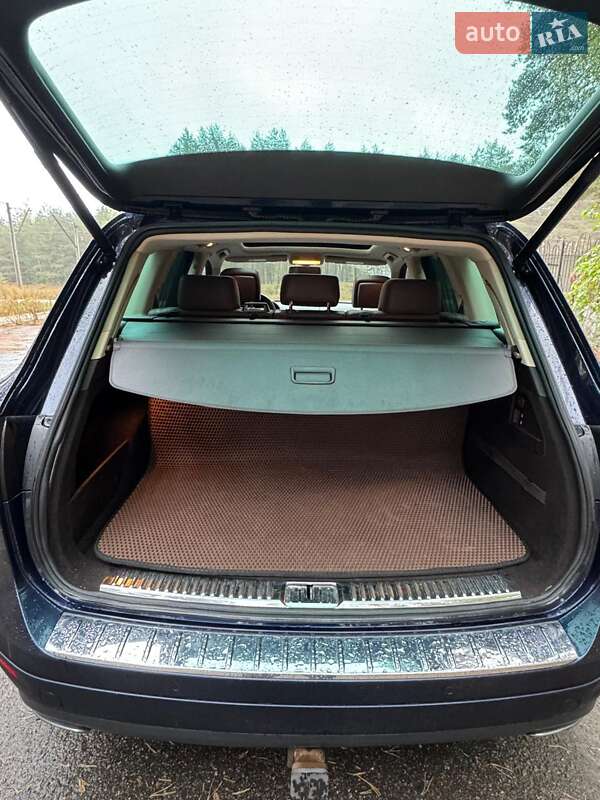 Позашляховик / Кросовер Volkswagen Touareg 2013 в Полтаві