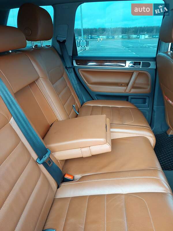 Внедорожник / Кроссовер Volkswagen Touareg 2007 в Киеве