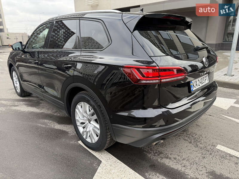Внедорожник / Кроссовер Volkswagen Touareg 2021 в Киеве