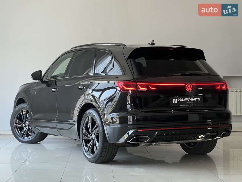 Позашляховик / Кросовер Volkswagen Touareg 2024 в Києві