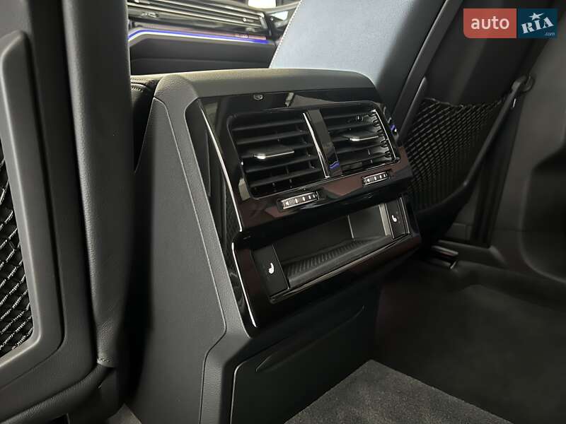 Позашляховик / Кросовер Volkswagen Touareg 2024 в Києві