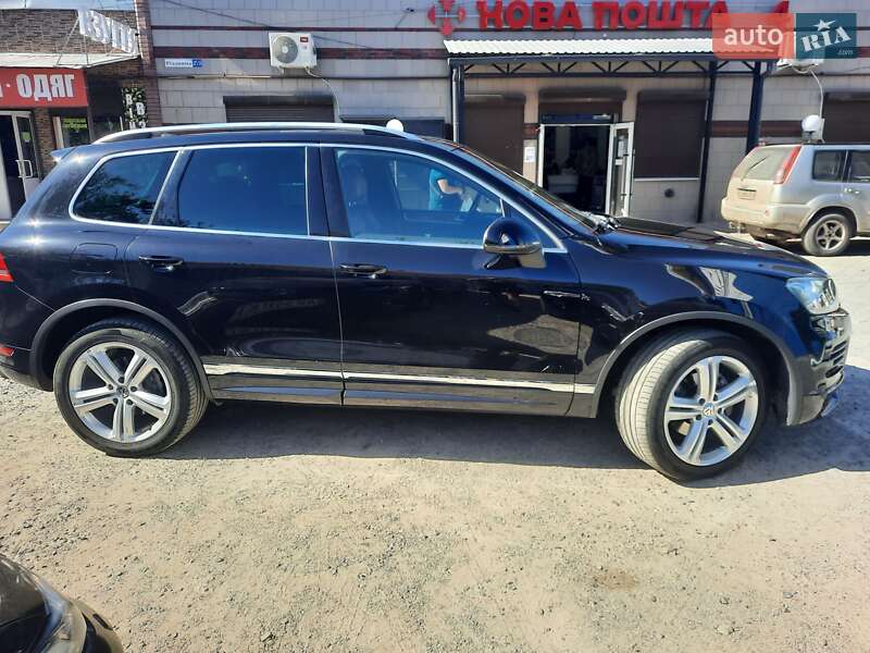 Внедорожник / Кроссовер Volkswagen Touareg 2013 в Изюме