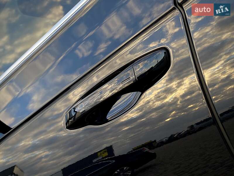 Позашляховик / Кросовер Volkswagen Touareg 2019 в Мукачевому