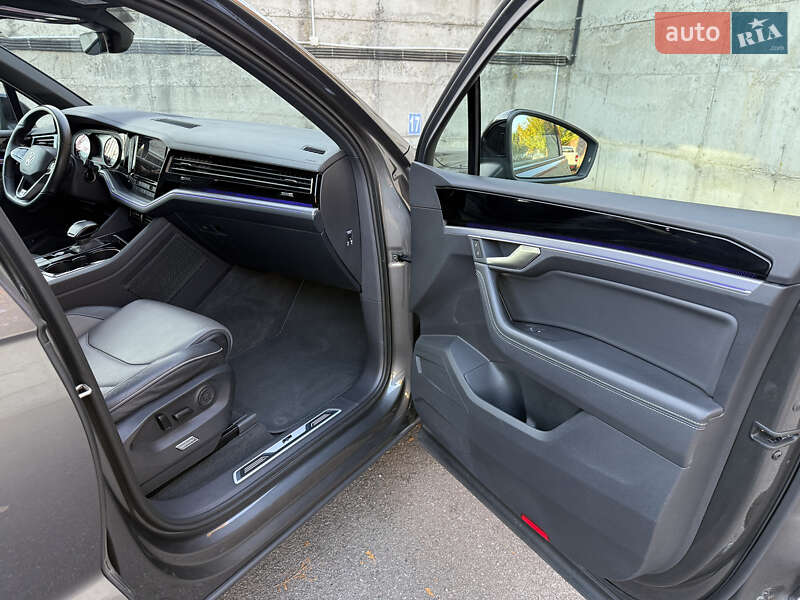 Внедорожник / Кроссовер Volkswagen Touareg 2021 в Ровно