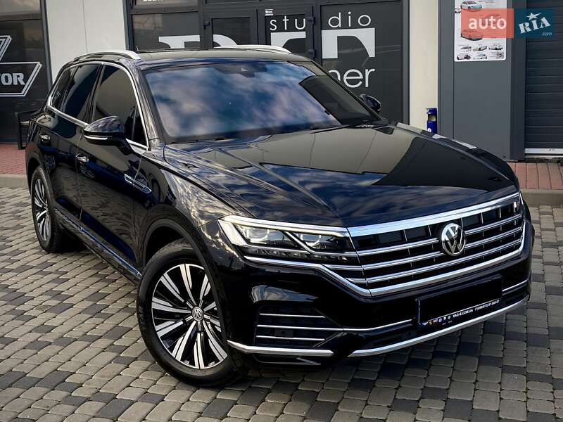 Позашляховик / Кросовер Volkswagen Touareg 2019 в Мукачевому
