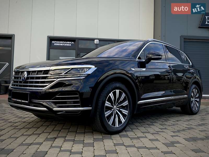 Позашляховик / Кросовер Volkswagen Touareg 2019 в Мукачевому