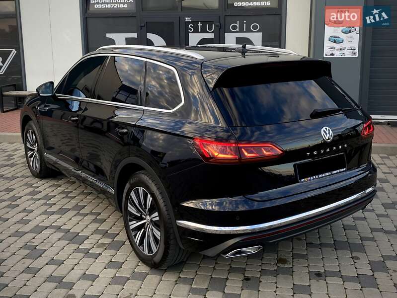 Позашляховик / Кросовер Volkswagen Touareg 2019 в Мукачевому