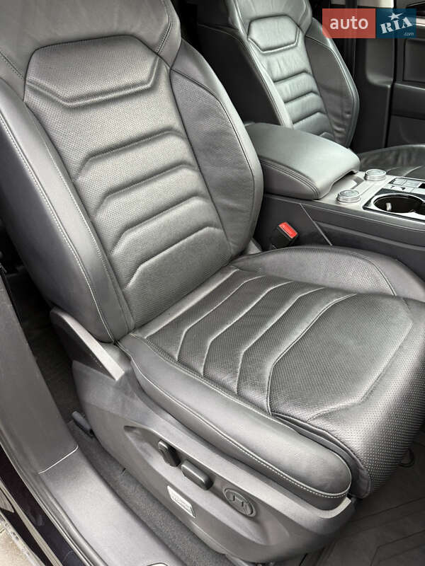 Позашляховик / Кросовер Volkswagen Touareg 2018 в Миколаєві фото 12 Позашляховик / Кросовер Volkswagen Touareg 2018 в Миколаєві