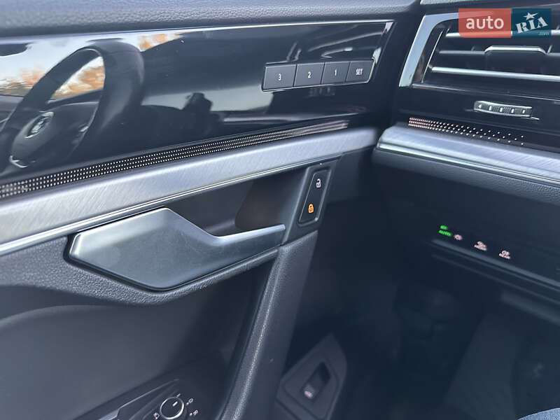Позашляховик / Кросовер Volkswagen Touareg 2018 в Миколаєві фото 13 Позашляховик / Кросовер Volkswagen Touareg 2018 в Миколаєві
