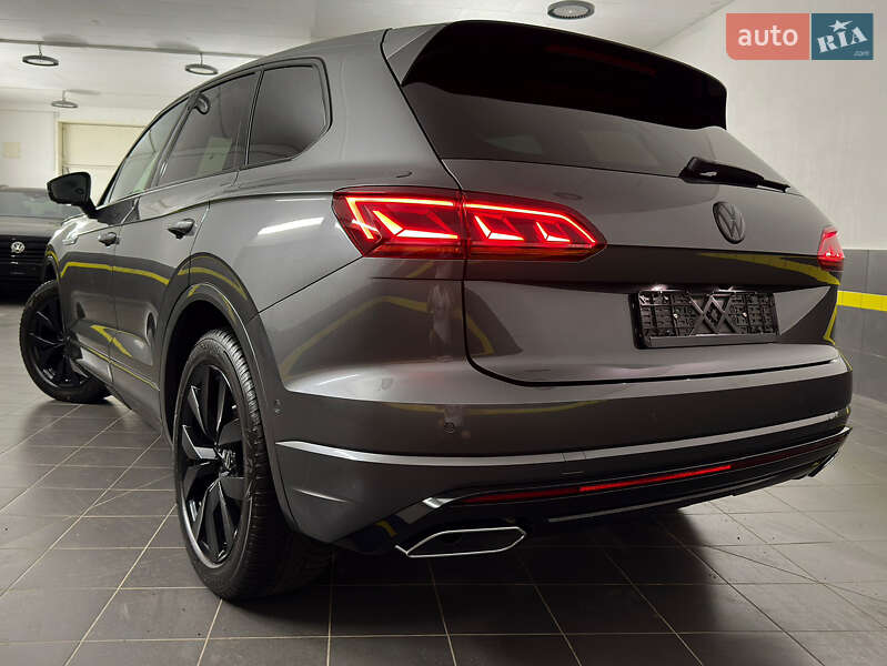 Позашляховик / Кросовер Volkswagen Touareg 2022 в Козятині