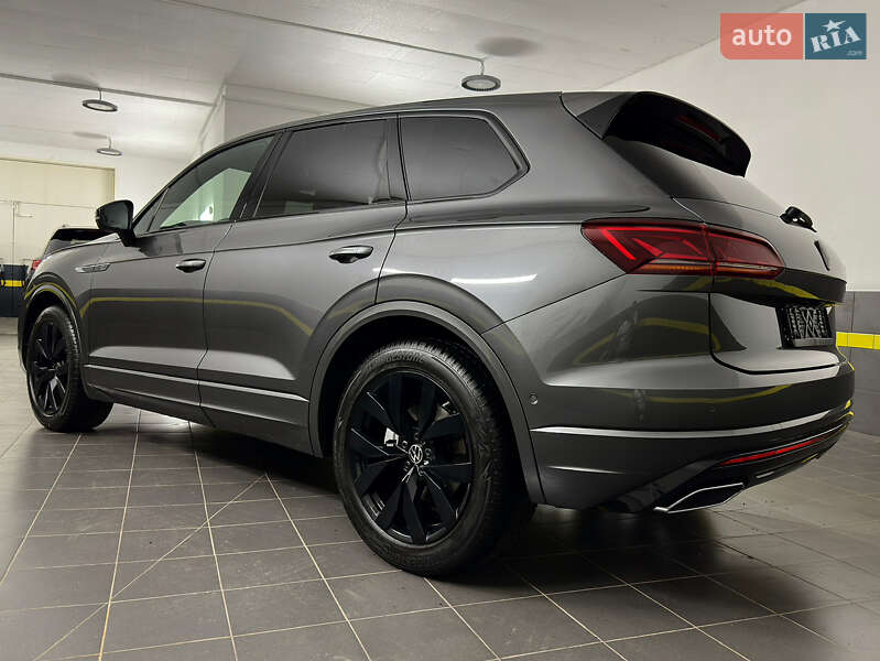 Позашляховик / Кросовер Volkswagen Touareg 2022 в Козятині
