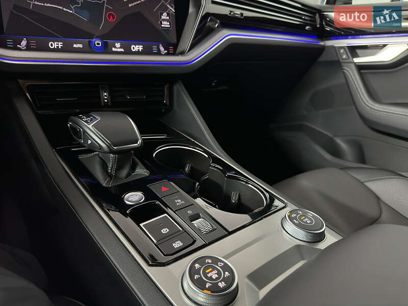 Позашляховик / Кросовер Volkswagen Touareg 2022 в Козятині