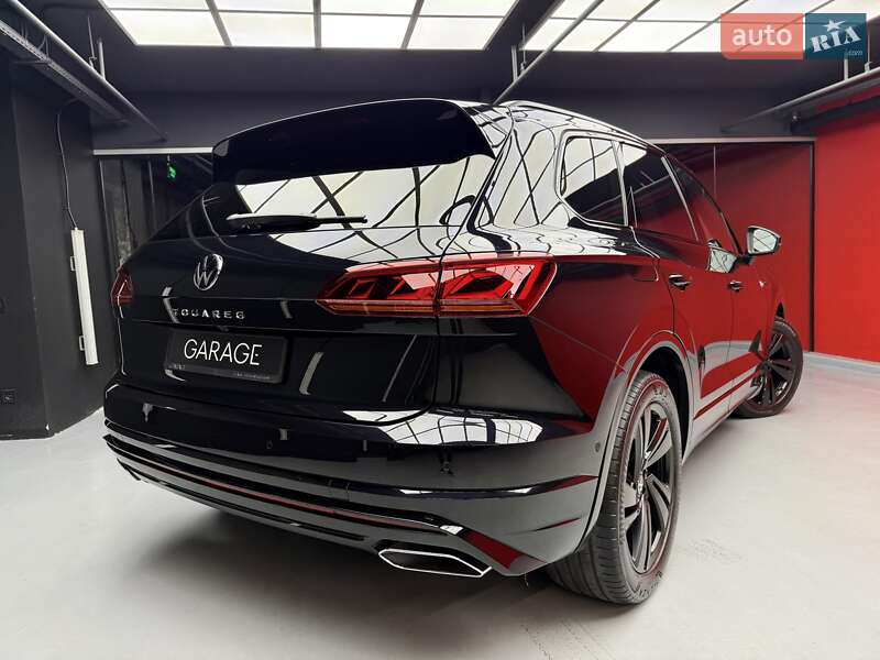 Внедорожник / Кроссовер Volkswagen Touareg 2021 в Киеве