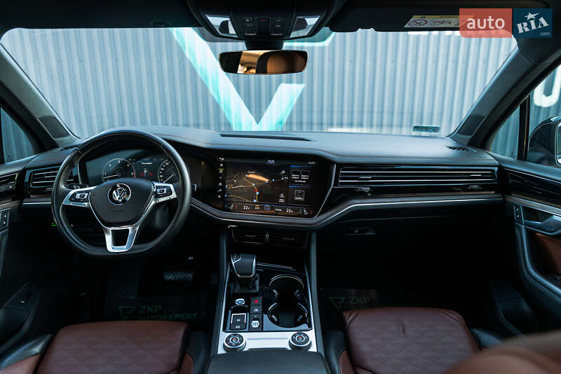 Внедорожник / Кроссовер Volkswagen Touareg 2019 в Мукачево