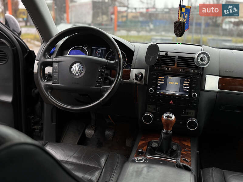 Внедорожник / Кроссовер Volkswagen Touareg 2006 в Сумах