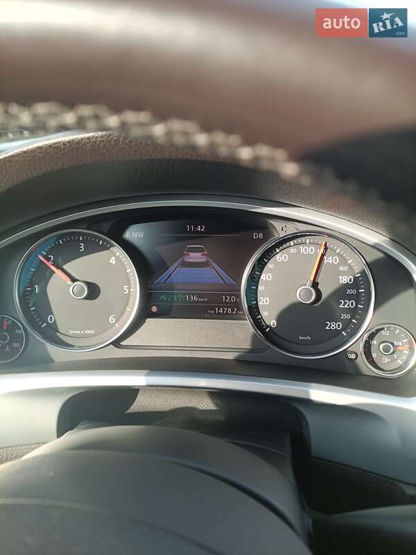 Внедорожник / Кроссовер Volkswagen Touareg 2011 в Киеве фото 3 Внедорожник / Кроссовер Volkswagen Touareg 2011 в Киеве