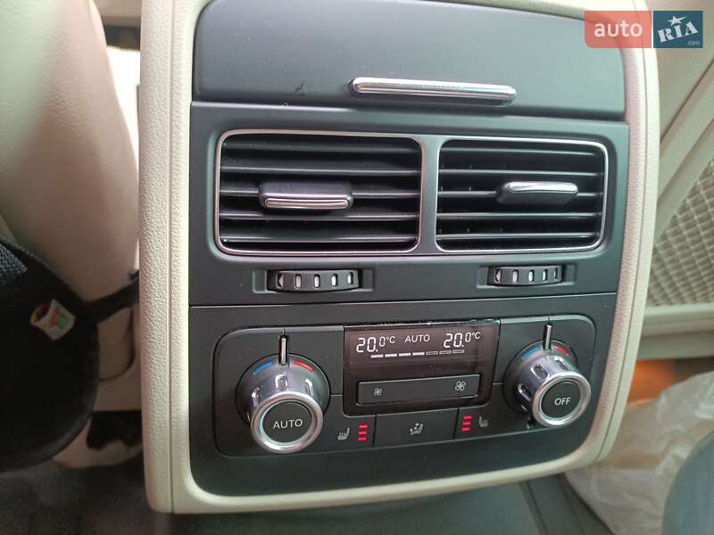 Внедорожник / Кроссовер Volkswagen Touareg 2011 в Киеве фото 16 Внедорожник / Кроссовер Volkswagen Touareg 2011 в Киеве