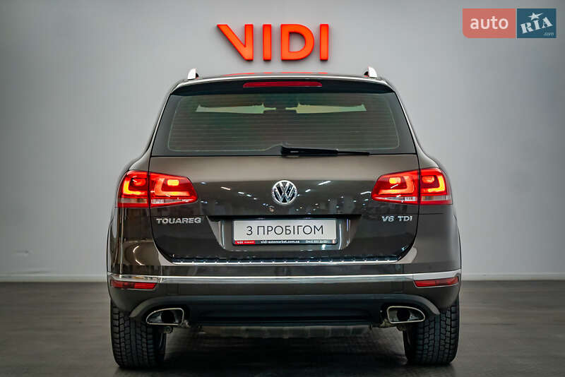 Позашляховик / Кросовер Volkswagen Touareg 2015 в Києві