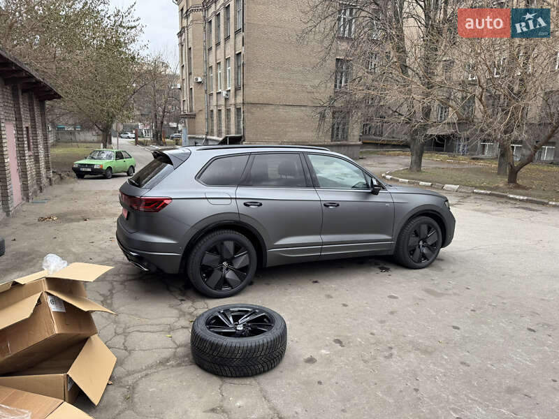 Внедорожник / Кроссовер Volkswagen Touareg 2024 в Запорожье