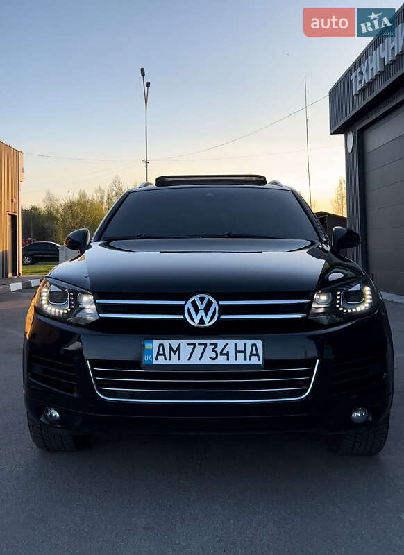 Внедорожник / Кроссовер Volkswagen Touareg 2013 в Бердичеве