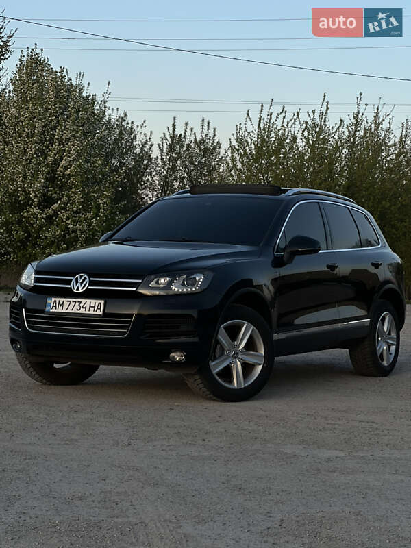Внедорожник / Кроссовер Volkswagen Touareg 2013 в Бердичеве