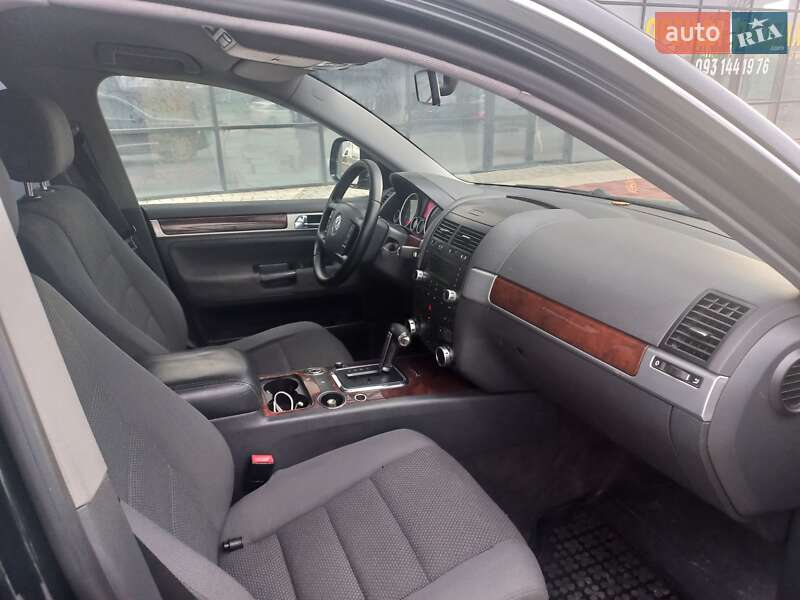 Позашляховик / Кросовер Volkswagen Touareg 2008 в Івано-Франківську