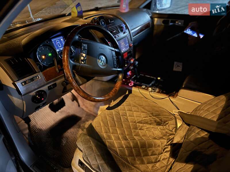 Позашляховик / Кросовер Volkswagen Touareg 2003 в Полтаві