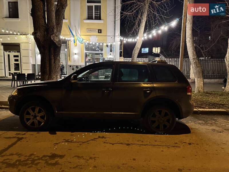 Позашляховик / Кросовер Volkswagen Touareg 2003 в Полтаві
