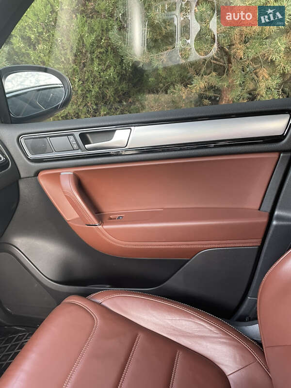 Позашляховик / Кросовер Volkswagen Touareg 2015 в Білій Церкві