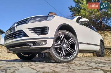 Внедорожник / Кроссовер Volkswagen Touareg 2016 в Ровно