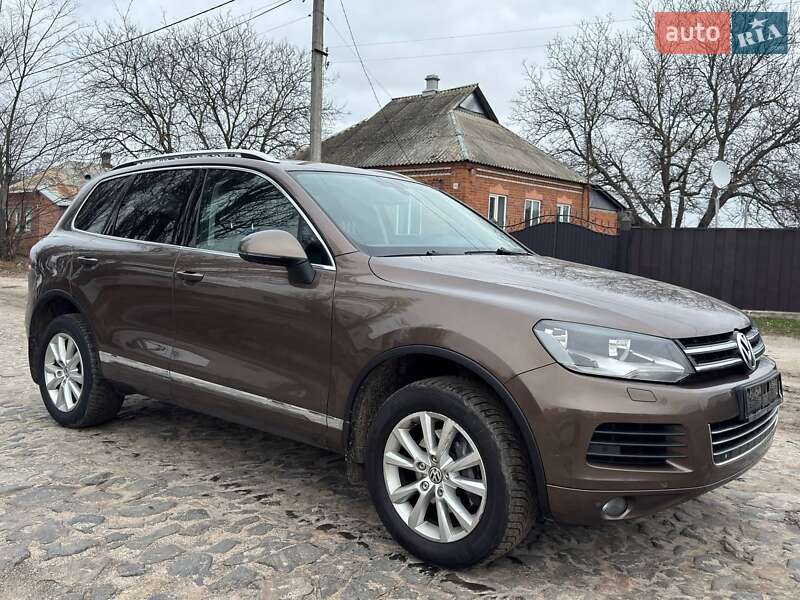 Внедорожник / Кроссовер Volkswagen Touareg 2012 в Ахтырке