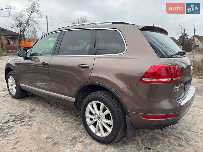 Внедорожник / Кроссовер Volkswagen Touareg 2012 в Ахтырке