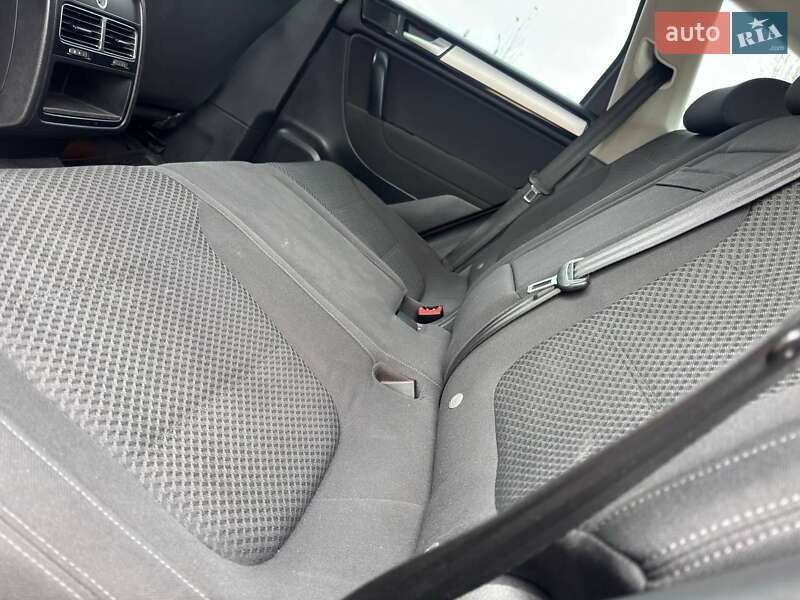 Внедорожник / Кроссовер Volkswagen Touareg 2012 в Ахтырке