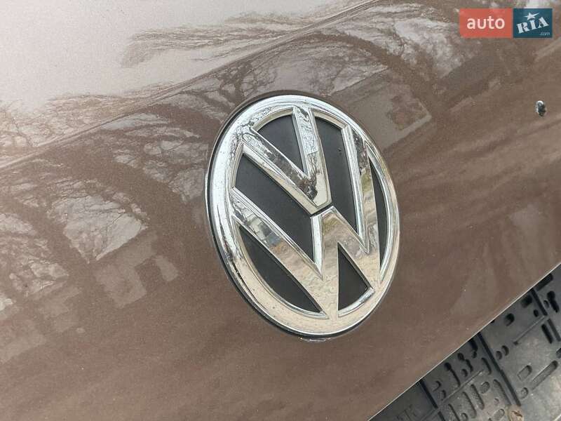 Внедорожник / Кроссовер Volkswagen Touareg 2012 в Ахтырке