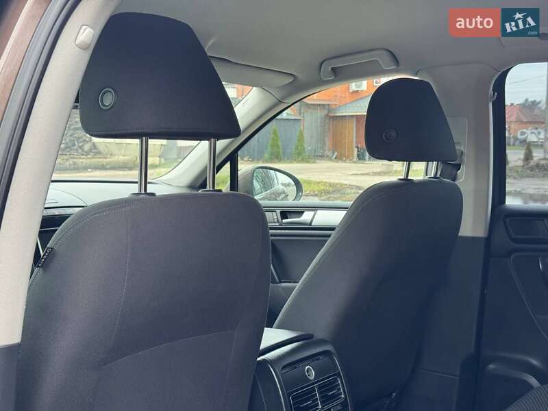 Внедорожник / Кроссовер Volkswagen Touareg 2012 в Ахтырке