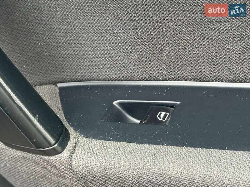 Внедорожник / Кроссовер Volkswagen Touareg 2012 в Ахтырке