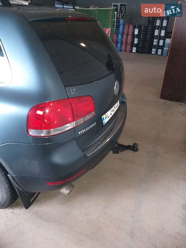 Позашляховик / Кросовер Volkswagen Touareg 2004 в Луцьку