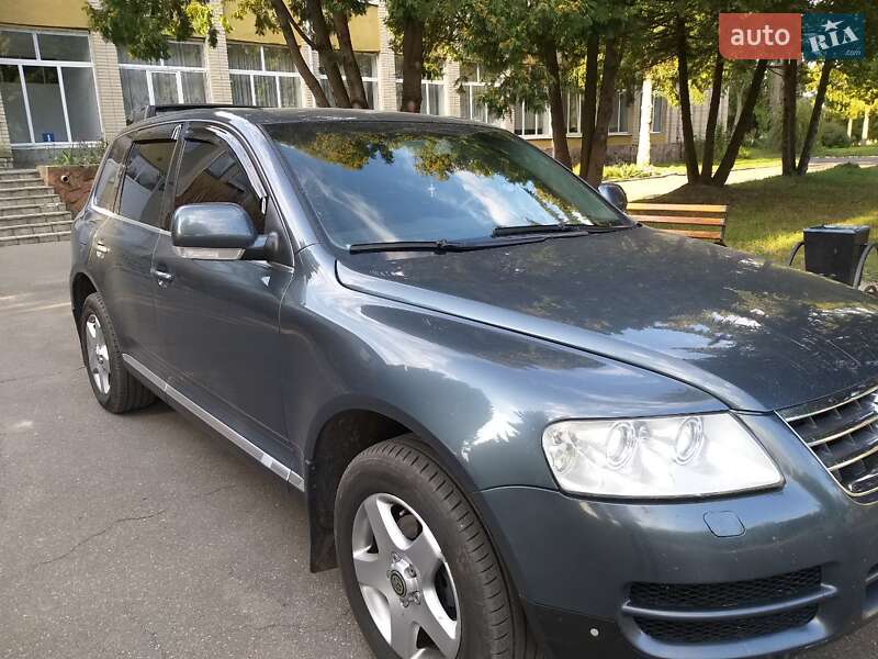 Позашляховик / Кросовер Volkswagen Touareg 2004 в Луцьку