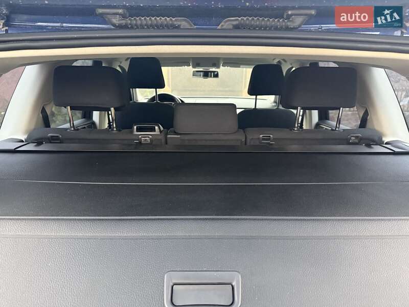 Позашляховик / Кросовер Volkswagen Touareg 2015 в Старій Синяві