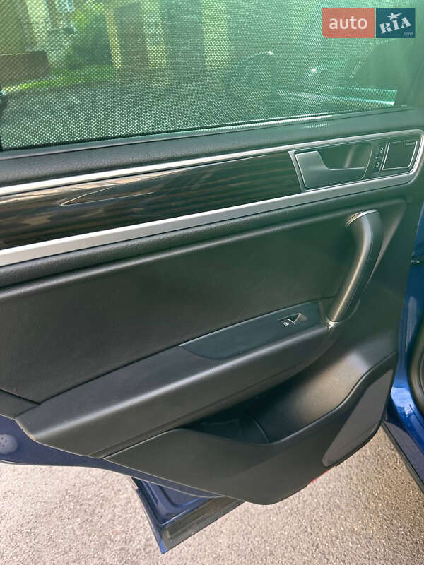Позашляховик / Кросовер Volkswagen Touareg 2016 в Тернополі фото 21 Позашляховик / Кросовер Volkswagen Touareg 2016 в Тернополі
