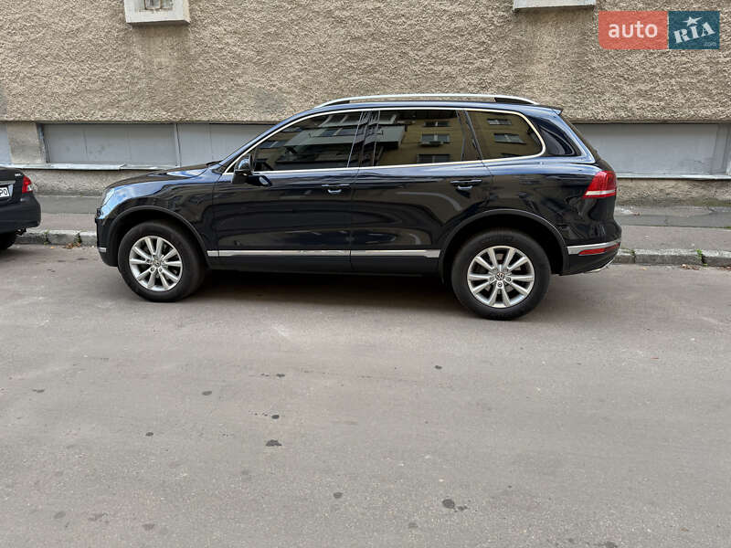 Внедорожник / Кроссовер Volkswagen Touareg 2017 в Одессе