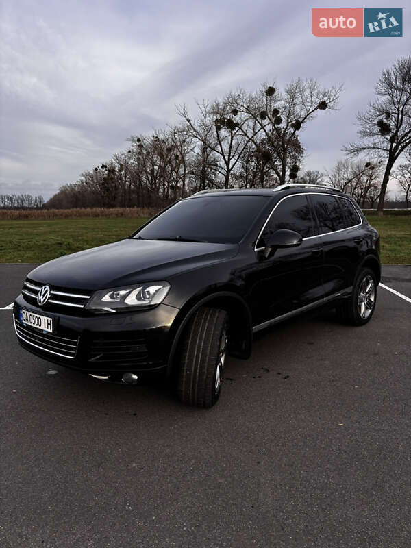 Внедорожник / Кроссовер Volkswagen Touareg 2011 в Шполе
