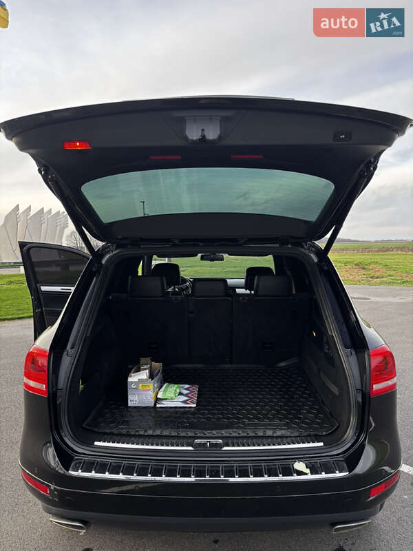 Внедорожник / Кроссовер Volkswagen Touareg 2011 в Шполе