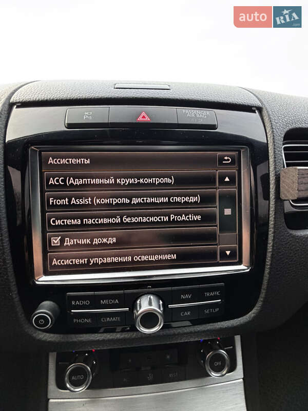 Внедорожник / Кроссовер Volkswagen Touareg 2011 в Шполе