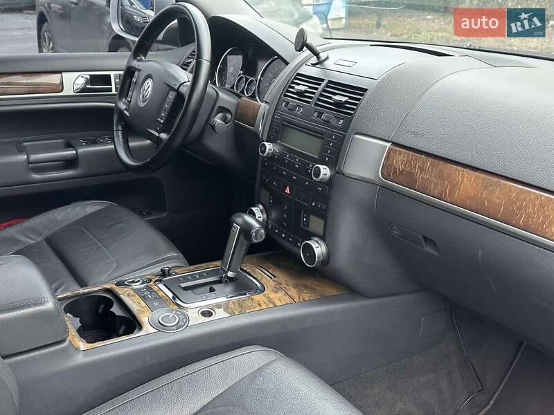 Позашляховик / Кросовер Volkswagen Touareg 2007 в Софіївській Борщагівці