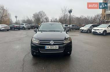 Внедорожник / Кроссовер Volkswagen Touareg 2013 в Киеве