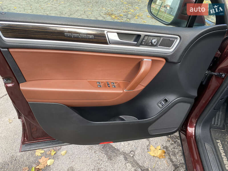 Внедорожник / Кроссовер Volkswagen Touareg 2017 в Харькове фото 26 Внедорожник / Кроссовер Volkswagen Touareg 2017 в Харькове