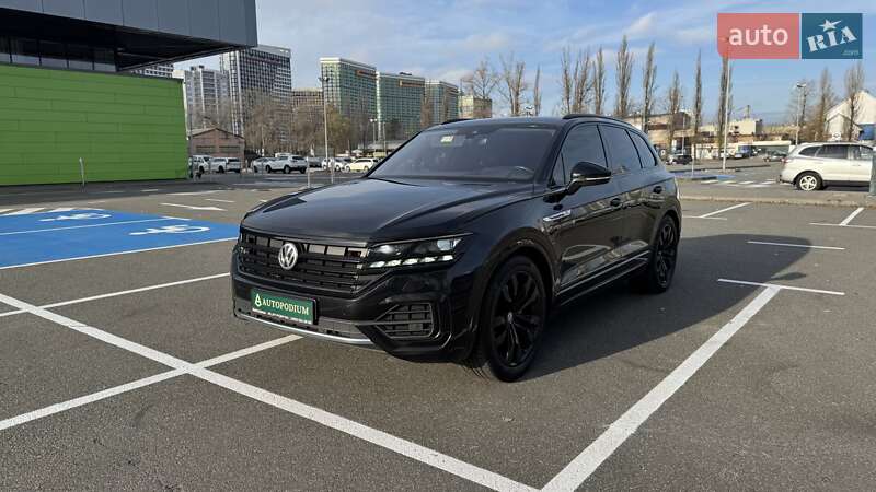 Внедорожник / Кроссовер Volkswagen Touareg 2019 в Киеве